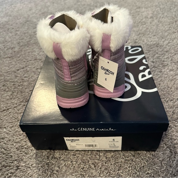 NWT OshKosh Toddler Snow Boots, size 6 - Picture 3 of 5